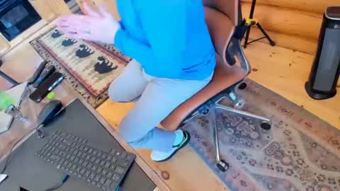 Snapshot of wobbleon chatting on March 7, 2025, 8:22 pm Gobbleon online show from March 7, 2025, 8:22 pm