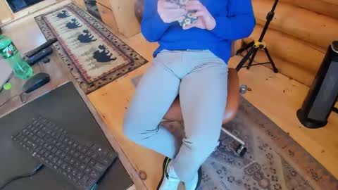 Snapshot of wobbleon chatting on March 10, 2025, 8:23 pm Gobbleon online show from March 10, 2025, 8:23 pm