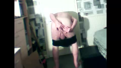 wolcol80 online show from April 27, 2026, 11:58 pm