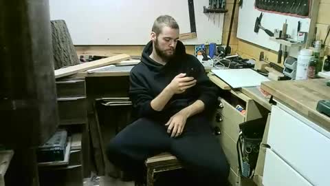 Snapshot of wolf021221 chatting on October 24, 2025, 6:04 pm wolf021221 online show from October 24, 2025, 6:04 pm