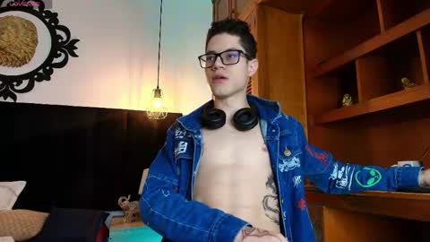  W O L F  online show from April 21, 2026, 11:27 am