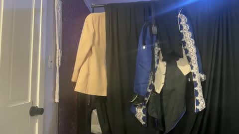 Snapshot of wolfblazer5 chatting on January 12, 2025, 12:18 am Wolfblazer online show from January 12, 2025, 12:18 am