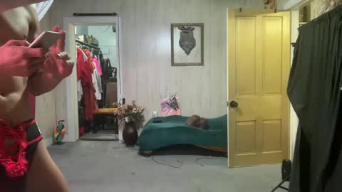 Snapshot of wolfblazer5 chatting on October 6, 2025, 10:51 pm Wolfblazer online show from October 6, 2025, 10:51 pm