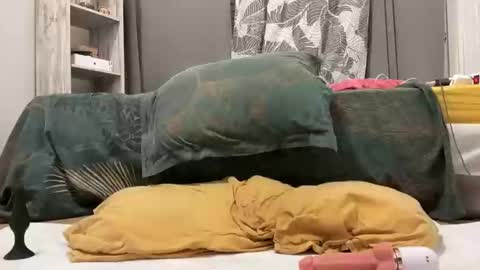 Snapshot of wolfdeep chatting on January 21, 2025, 2:11 am Sweetdog online show from January 21, 2025, 2:11 am