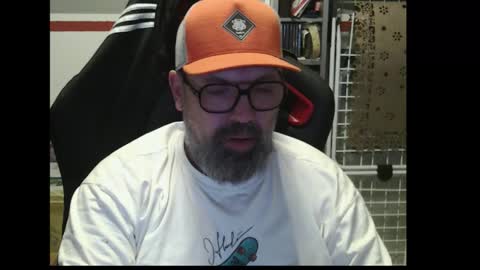 Snapshot of womenizzeer chatting on November 24, 2025, 12:21 am Adam online show from November 24, 2025, 12:21 am