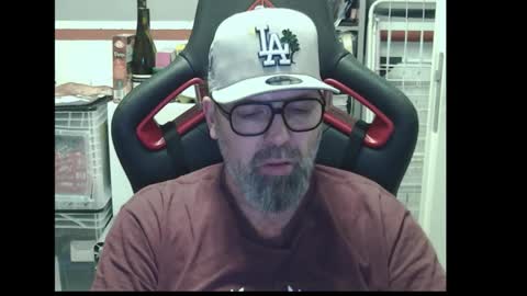 Snapshot of womenizzeer chatting on February 28, 2026, 5:25 pm Adam online show from February 28, 2026, 5:25 pm