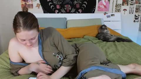 wonderconnie online show from November 2, 2025, 1:24 pm