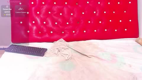   online show from October 26, 2025, 3:07 pm