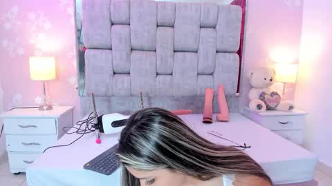 wonderkloe_ online show from March 21, 2026, 3:22 am