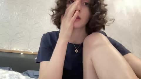 Stia online show from March 12, 2025, 1:40 pm