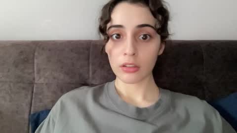 Stia online show from September 9, 2025, 12:05 pm