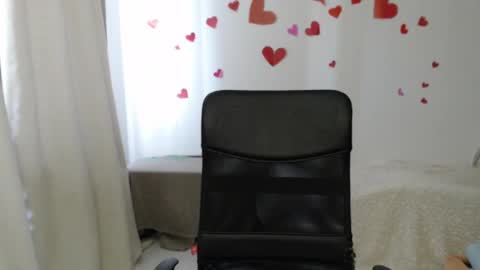 wonderr_woman online show from May 9, 2026, 10:42 am