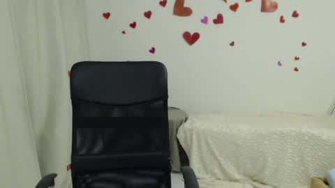wonderr_woman online show from May 10, 2026, 7:52 pm