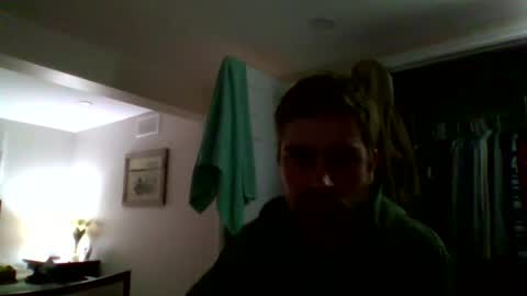 woodeee77 online show from March 9, 2026, 12:14 am