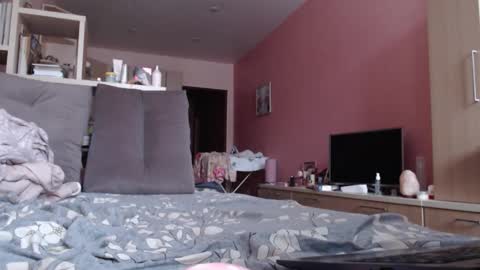 Woodland Peony online show from February 18, 2026, 5:25 am