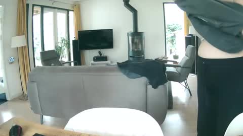 woodwurm and Snoeske online show from February 19, 2025, 11:49 am