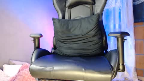 Woondeer online show from December 5, 2024, 1:36 am