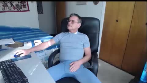 Large one  online show from November 15, 2025, 2:46 pm