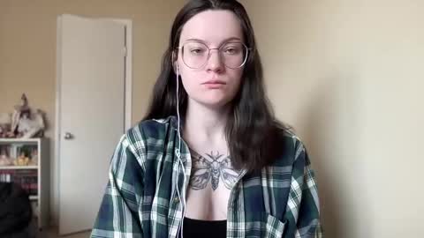 Lucina online show from January 13, 2025, 3:26 pm