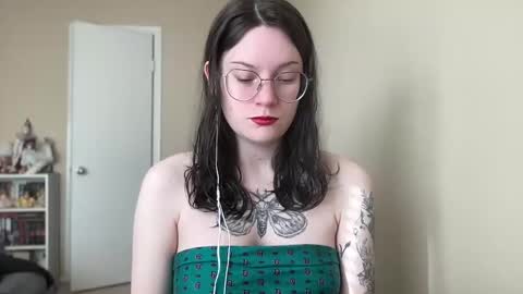 Lucina online show from January 14, 2025, 3:36 pm