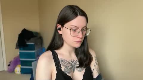 Lucina online show from February 20, 2025, 6:24 pm