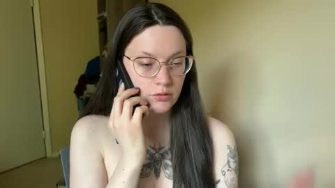 Lucina online show from April 27, 2026, 6:50 pm