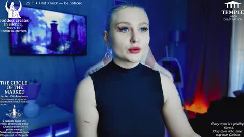 Snapshot of wounded_goddess chatting on October 20, 2025, 5:52 am Goddess Sophy online show from October 20, 2025, 5:52 am