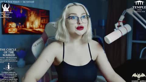 Snapshot of wounded_goddess chatting on November 3, 2025, 2:40 pm Goddess Sophy online show from November 3, 2025, 2:40 pm