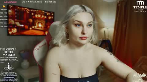 Snapshot of wounded_goddess chatting on November 8, 2025, 2:39 pm Goddess Sophy online show from November 8, 2025, 2:39 pm