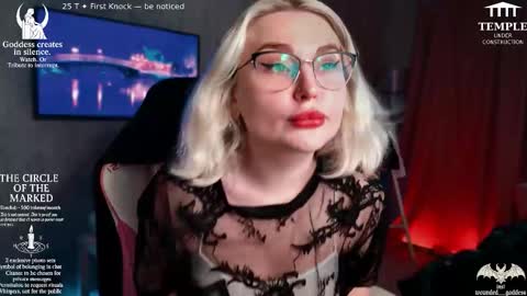 Snapshot of wounded_goddess chatting on November 15, 2025, 6:00 am Goddess Sophy online show from November 15, 2025, 6:00 am