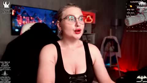 Snapshot of wounded_goddess chatting on November 26, 2025, 5:58 pm Goddess Sophy online show from November 26, 2025, 5:58 pm