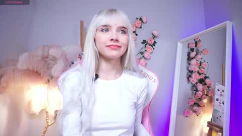 wow_angel online show from May 3, 2026, 5:35 am