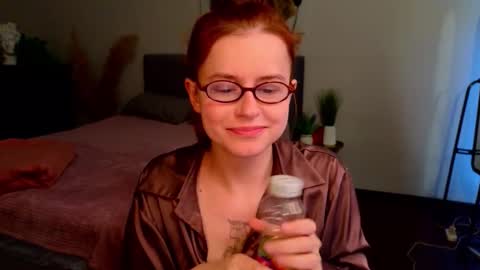 Rebecy online show from September 9, 2025, 1:43 pm