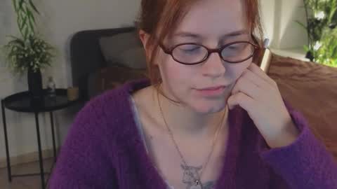 Rebecy online show from November 27, 2025, 2:08 pm