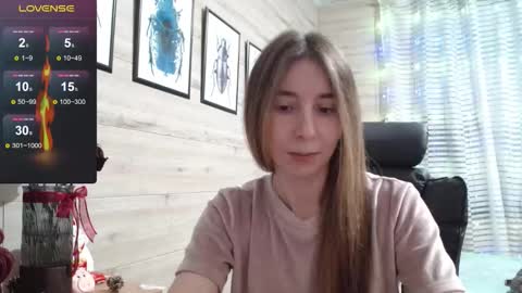 Anna  online show from December 16, 2025, 1:38 pm