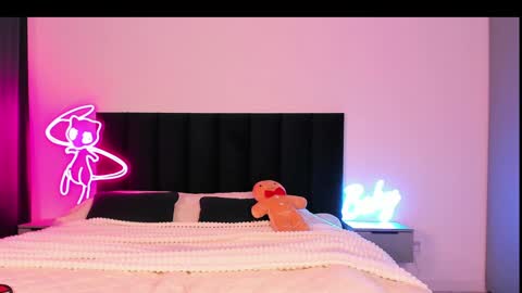 Snapshot of wowlovie666 chatting on December 28, 2024, 3:04 am Emi online show from December 28, 2024, 3:04 am