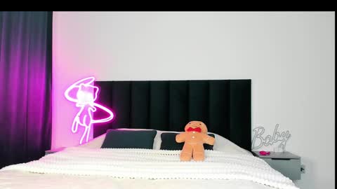 Snapshot of wowlovie666 chatting on January 21, 2025, 3:59 am Emi online show from January 21, 2025, 3:59 am