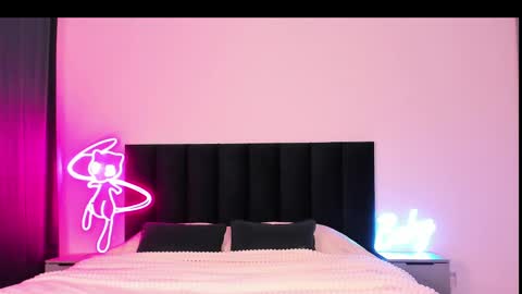 Snapshot of wowlovie666 chatting on February 12, 2025, 5:05 am Emi online show from February 12, 2025, 5:05 am