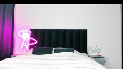 Snapshot of wowlovie666 chatting on February 13, 2025, 4:00 am Emi online show from February 13, 2025, 4:00 am