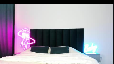 Snapshot of wowlovie666 chatting on March 12, 2025, 5:02 am Emi online show from March 12, 2025, 5:02 am