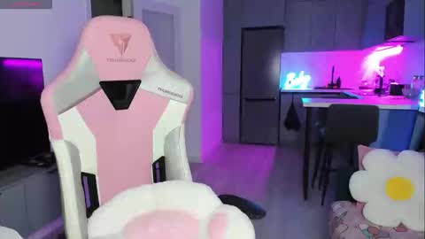 Snapshot of wowlovie666 chatting on September 9, 2025, 7:13 pm Emi online show from September 9, 2025, 7:13 pm