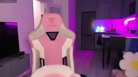 Snapshot of wowlovie666 chatting on September 12, 2025, 7:03 pm Emi online show from September 12, 2025, 7:03 pm