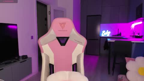 Snapshot of wowlovie666 chatting on November 4, 2025, 5:01 pm Emi online show from November 4, 2025, 5:01 pm