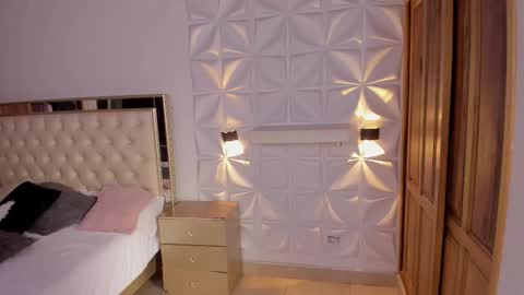 wyatt online show from December 18, 2025, 8:04 pm