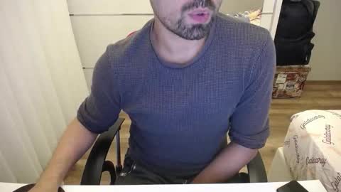 Snapshot of x_____0_____x chatting on September 9, 2025, 9:58 pm Mr. Lonely online show from September 9, 2025, 9:58 pm