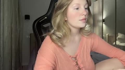 Snapshot of x__ivy_x chatting on December 5, 2024, 4:23 pm eva online show from December 5, 2024, 4:23 pm