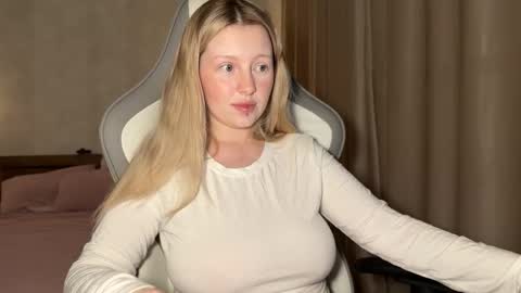 Snapshot of x__ivy_x chatting on October 24, 2025, 4:47 pm eva online show from October 24, 2025, 4:47 pm