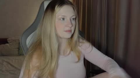 Snapshot of x__ivy_x chatting on April 23, 2026, 5:04 pm eva online show from April 23, 2026, 5:04 pm