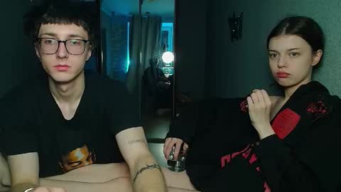 Philipp and Este online show from November 27, 2025, 6:04 am