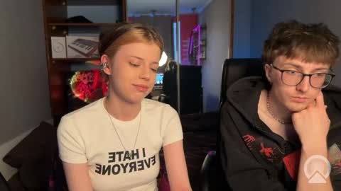 Philipp and Este online show from April 3, 2026, 4:10 am